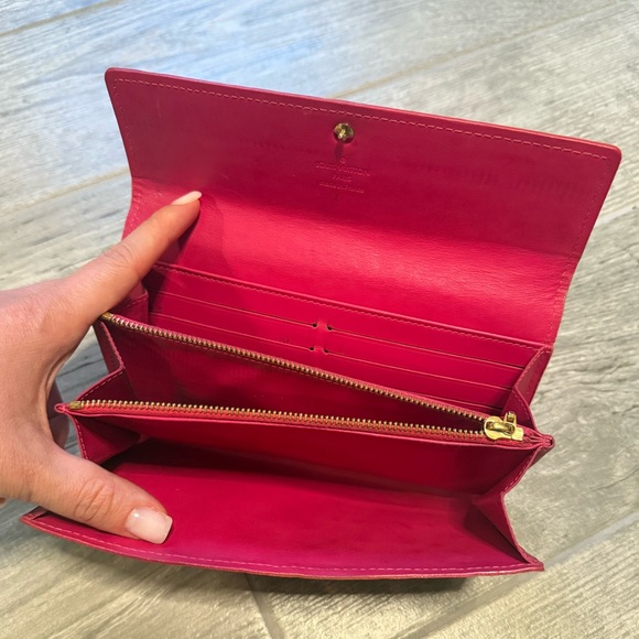 Louis Vuitton hot pink wallet - Picture 6 of 9